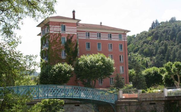 Façade