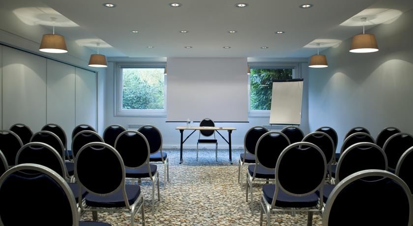 Kyriad Lille Est Villeneuve d'Ascq ** - Séminaire & Soirée