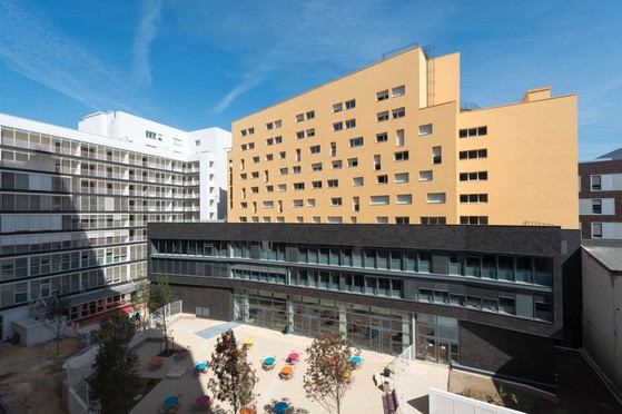 Notre lieu : Vue du bâtiment - Côté Terrasse