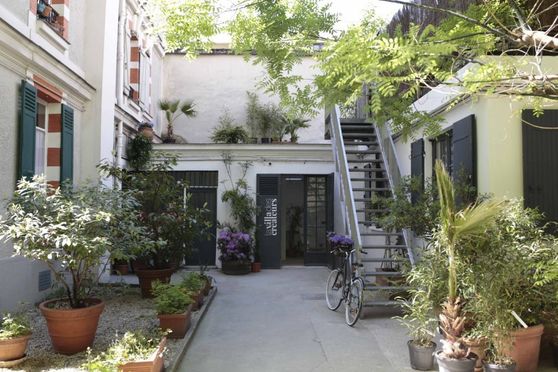 La Villa des Créateurs - Son écrin végétal déjà ressourçant dès que l'on pénètre dans la cour