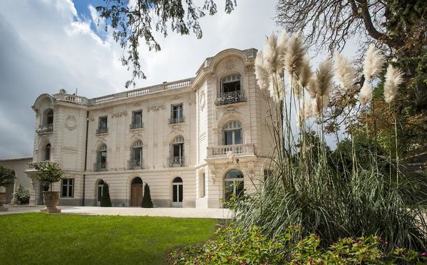 Façade