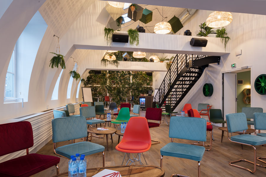Comet Meetings - Place Des Victoires Photos