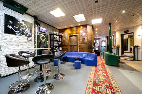 Salon