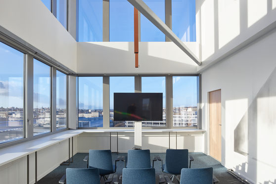 SKY 33