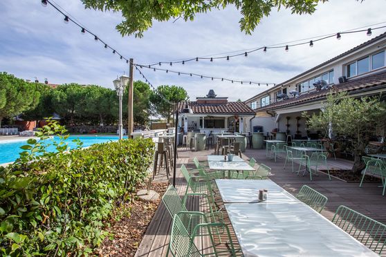 Terrasse et piscine