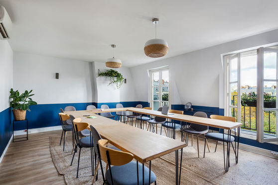 Salle principale en U