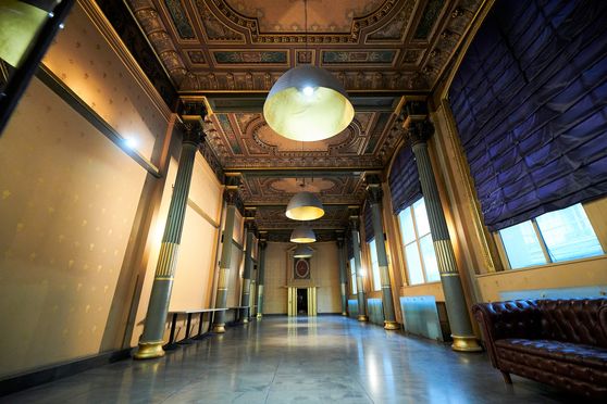 Palazzo (130m²+34m² vestiaire ; lumière du jour)
