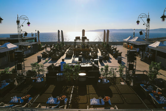 MOBILIER COCKTAIL DINATOIRE ROOFTOP