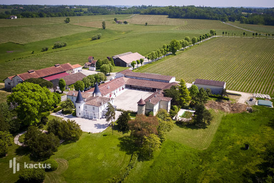 Vue aérienne du Château de Seguin